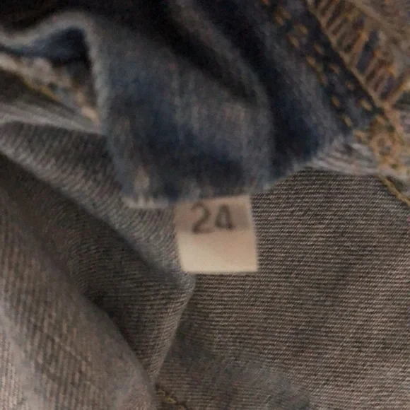 Alice & You 
Distressed Denim Shorts
Size 24 - Picture 3 of 4